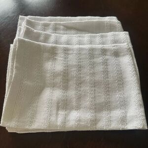 Homegoods (4) Textured White/Silver Cotton Napkins
